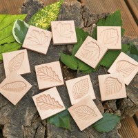 Tablettes en bois "feuilles"