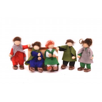 "Les hobbits" : poupées en feutrine