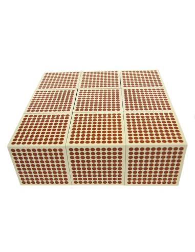 cubes Montessori représentant les milliers