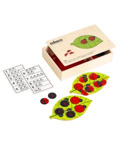 Chaque planchette aide à comprendre comment former un nombre avec des jetons colorés