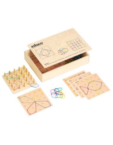 Tracer des formes géométriques avec des élastiques sur une planche Montessori