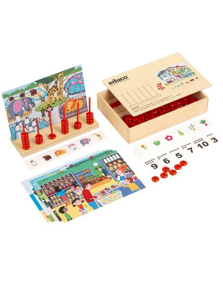 L’enfant complète chaque scène avec les bons objets