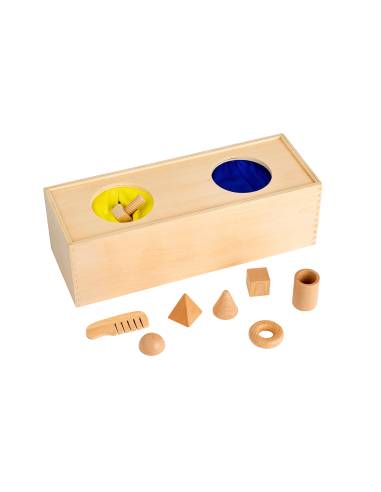 Boîte mystère sensorielle avec 7 objets en bois