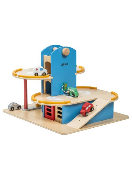 Garage en bois avec voitures éducatif