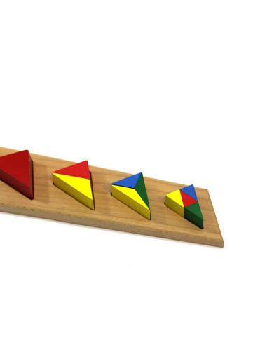 Plateau en bois avec triangles aux fractions colorées pour découvrir les maths en s’amusant