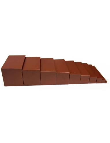 Escalier marron Montessori en bois massif