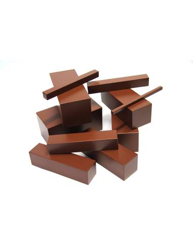 Escalier marron en bois – matériel sensoriel Montessori