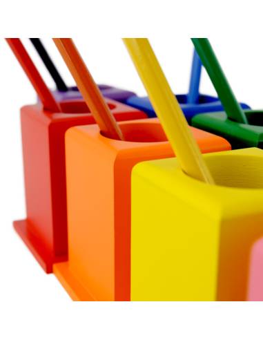 11 pots en bois teintés pour trier les crayons Montessori – dès 3 ans