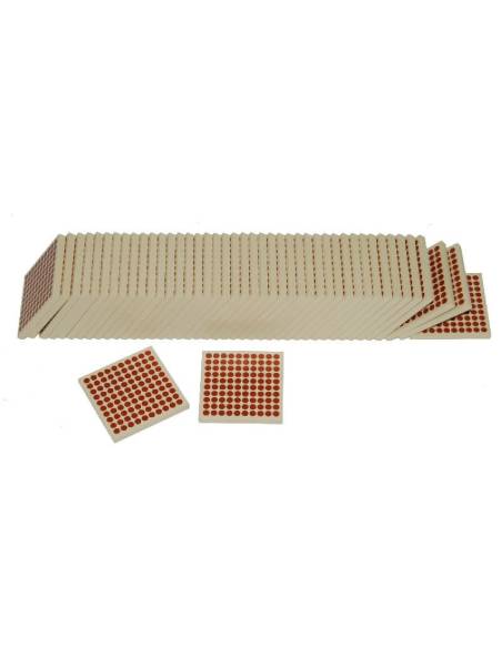 Manipulation concrète des centaines avec les plaques Montessori