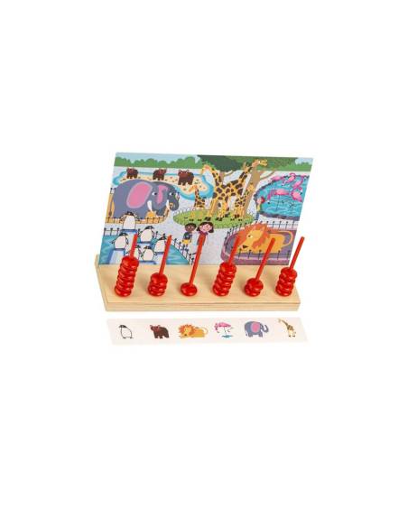 L’enfant complète chaque scène avec les bons objets