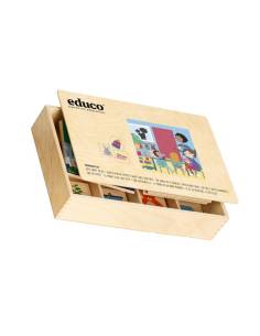 L’enfant associe des objets du quotidien et commente ses choix 2