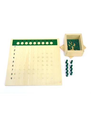 Table de division Montessori avec perles et coupelles