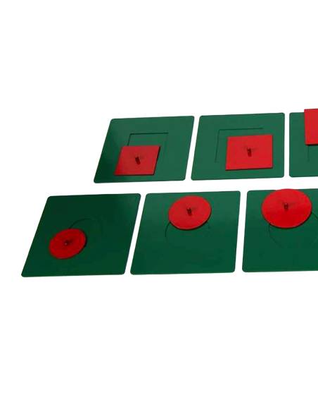 Matériel Montessori pour visualiser les formes emboîtées et proportions