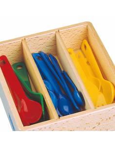 set de couverts plastiques avec boîte en bois 2