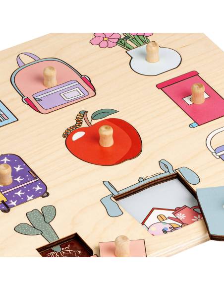 Puzzle éducatif en bois sur le contenu d’objets