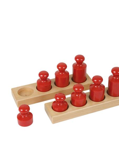 Des poids colorés pour comparer, équilibrer et expérimenter de manière concrète