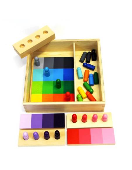 Tablettes colorées en bois Montessori pour explorer les dégradés de couleurs, développer logique et concentration dès 3 ans