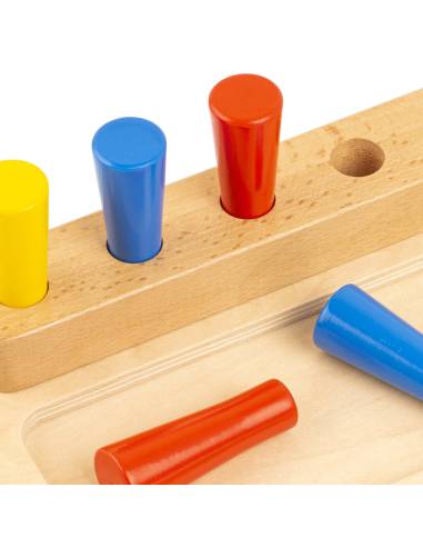 Jeu éducatif en bois – Encastrement de chevilles pour motricité fine