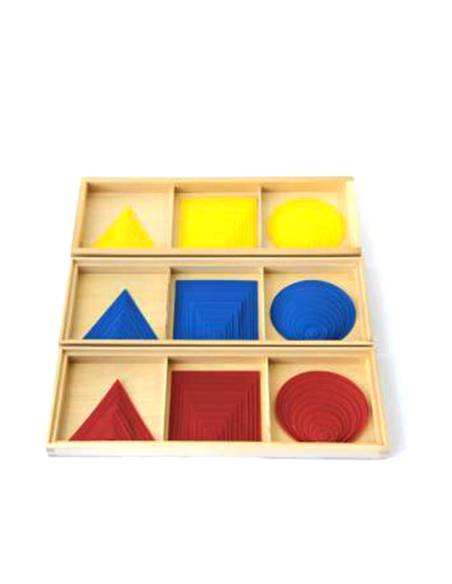 Figures superposées Montessori en bois – cercles, carrés et triangles