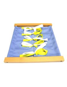 Cadre d’habillage Montessori – développer autonomie et motricité fine avec rubans 2