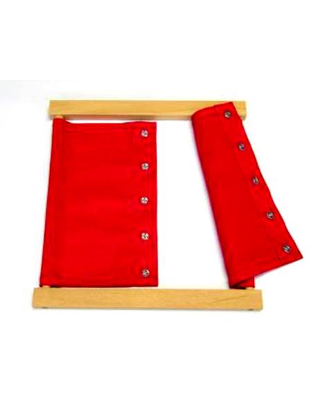 Cadre d’habillage Montessori en bois avec tissu et boutons-pression pour apprendre autonomie et précision dès 3 ans