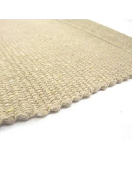 Petit tapis Montessori en tissu souple et résistant pour délimiter l’espace de travail et favoriser la concentration dès 3 ans