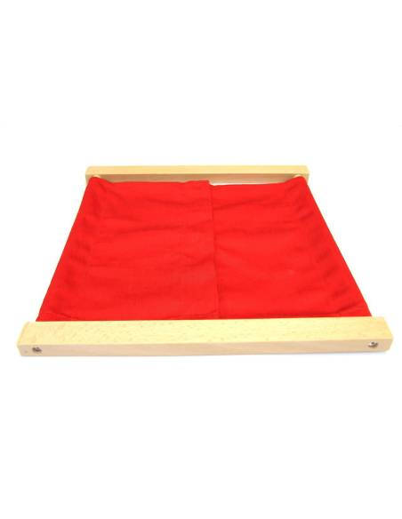 Cadre d’habillage Montessori – développer autonomie et motricité fine avec petits crochets