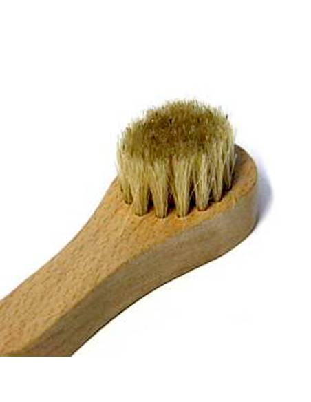 Brosse Montessori avec manche en bois et poils résistants, idéale pour apprendre à entretenir ses chaussures dès 3 ans