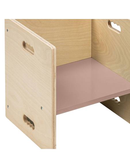 Une chaise cubique stable et polyvalente pour développer l’autonomie des enfants