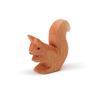 Ecureuil assis-nouveau modèle