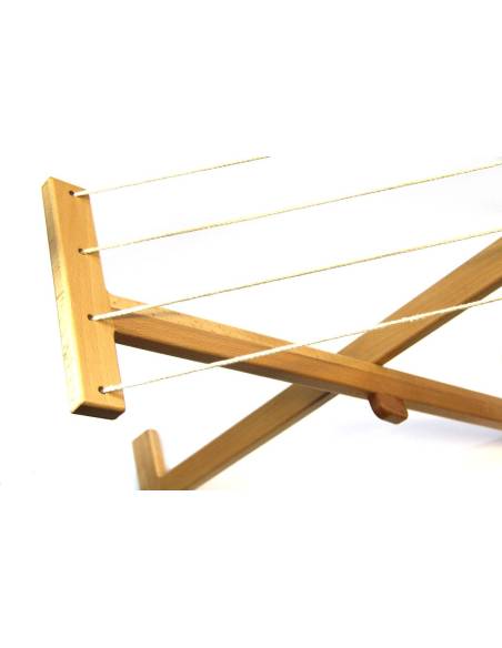 Séchoir à linge Montessori – autonomie, soin de l’environnement et activités de vie pratique