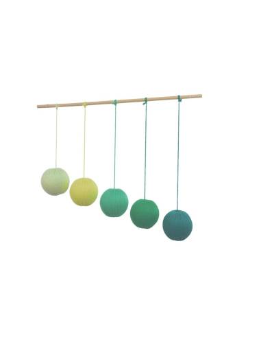 Mobile de Gobbi Montessori avec sphères en dégradé de couleurs