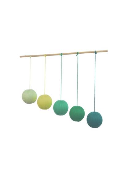Mobile de Gobbi Montessori avec sphères en dégradé de couleurs